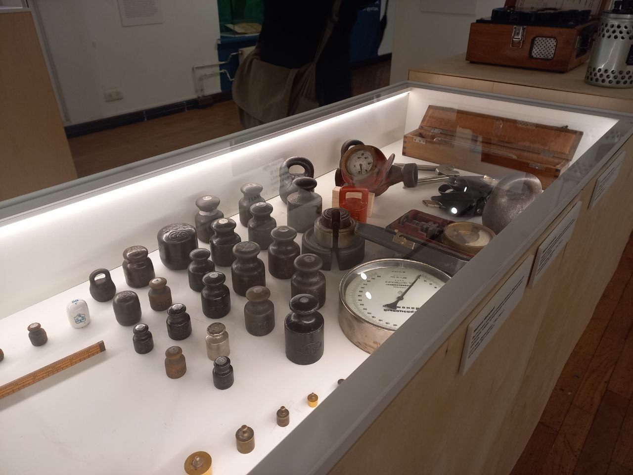 В Екатеринбурге открылась выставка, посвящённая уральской метрологии